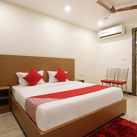 Oyo 61050 S S K Continental Hotell Juhi Bari Eksteriør bilde