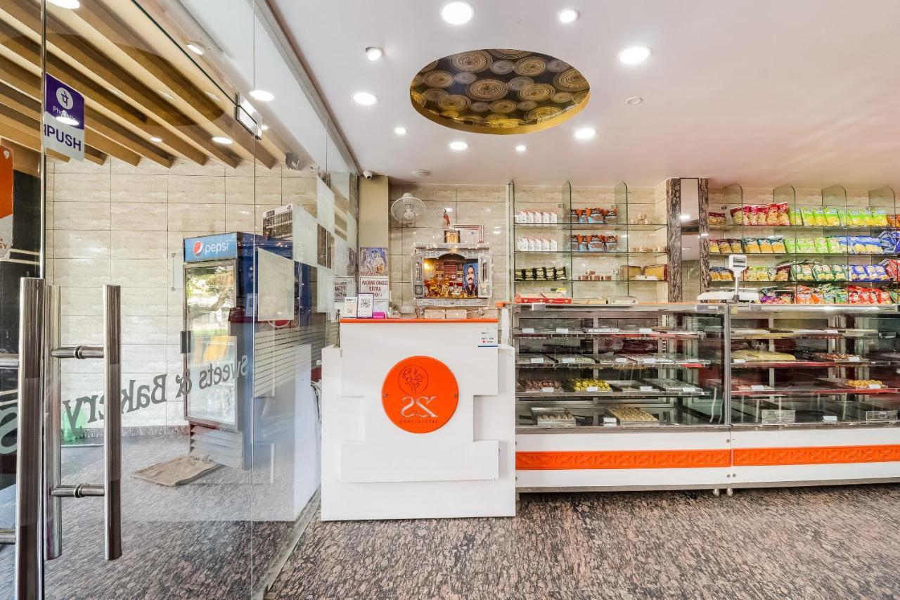 Oyo 61050 S S K Continental Hotell Juhi Bari Eksteriør bilde