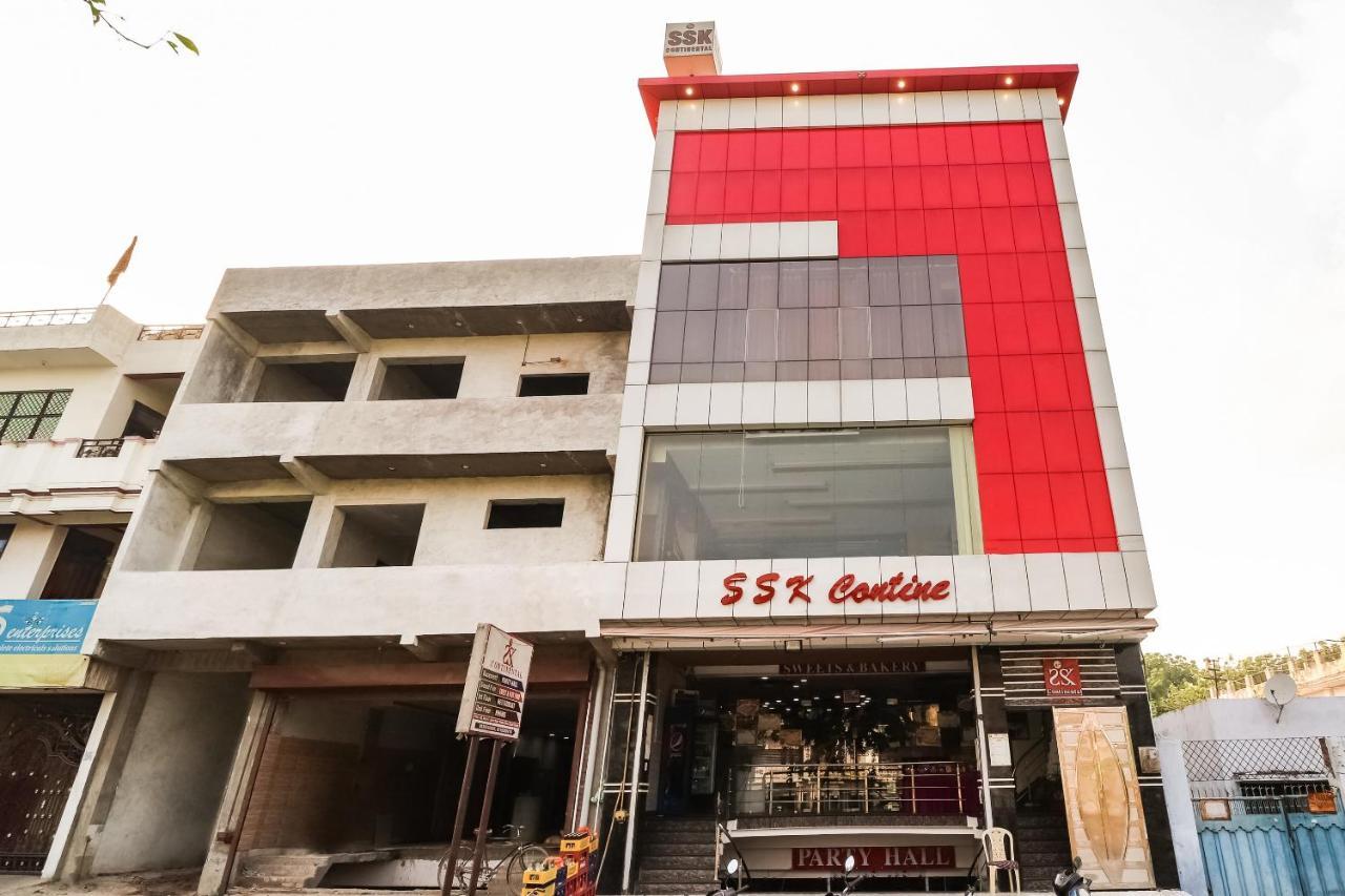 Oyo 61050 S S K Continental Hotell Juhi Bari Eksteriør bilde